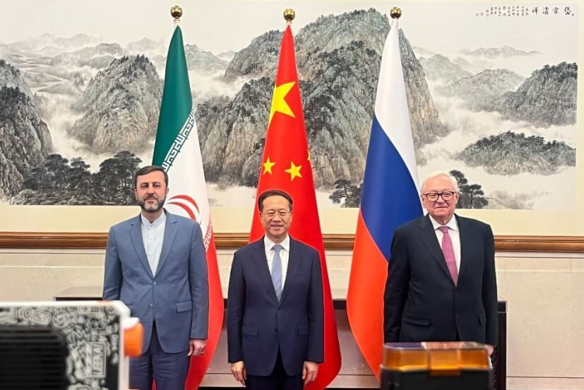 بیانیه مشترک نشست سه جانبه ایران، چین و روسیه / حمایت چین و روسیه از سیاست ایران برای تداوم همکاری با آژانس