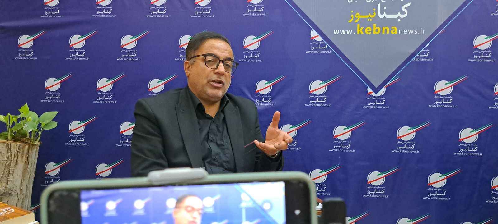 فرماندار شهرستان دنا: نگاه ما عملکردی است، سیاسی نیست / هیچ گونه جانبداری در انتخابات ندارم و نخواهم داشت؛ رأی مردم حق الناس است / نسبت من با آقای روشنفکر کار را سخت کرده / ۷۳۶ میلیارد تومان پروژه در شهرستان دنا افتتاح یا کلنگ زنی شد
