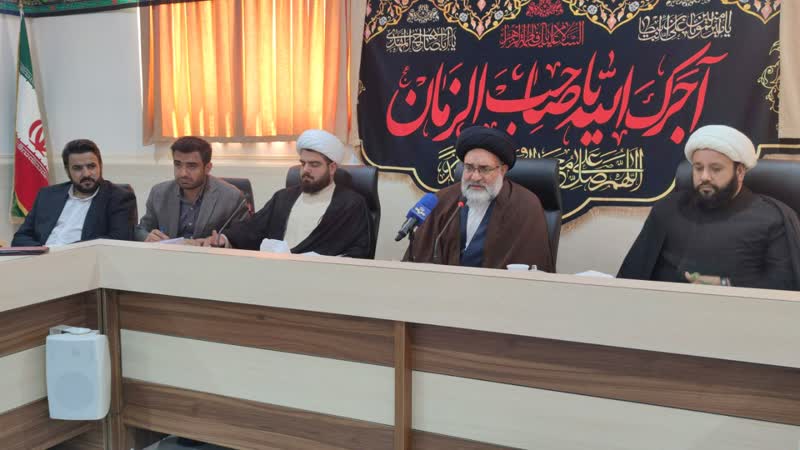 دیدار رسانههای کهگیلویه و بویراحمد با نماینده ولی فقیه /آیتالله حسینی: رسانهها هیچ وقت از نقد بهموقع و منصفانه عقب نشینی نکنند / جامعه نیاز به خبرنگار دارد / گوشت قرمز به قیمت تعاونی خارج از شبکه توزیع میشود / برخی از المانها و تابلوهای سطح شهر برگرفته از فرهنگ و مدل غربی است / منافع کهگیلویه و بویراحمد در سد خرسان دیده شود