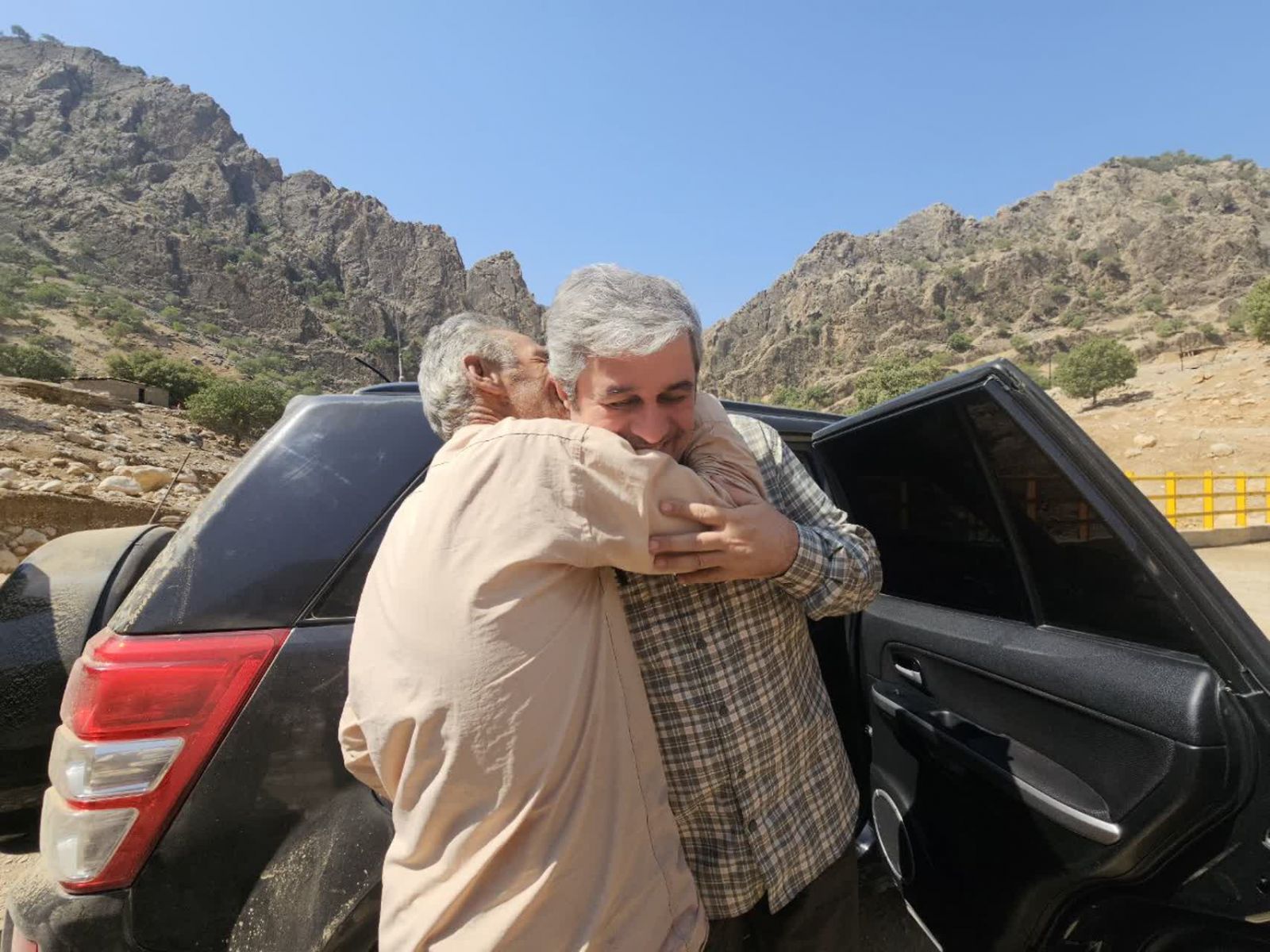 بازدید تاجگردون و معاون راهداری کشور از راههای روستایی شهرستان باشت + تصاویر