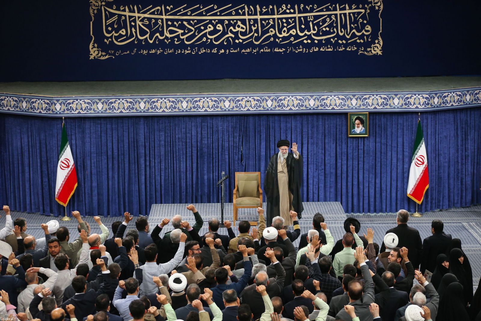 رهبر انقلاب در جریان دیدار با کارگزاران حج