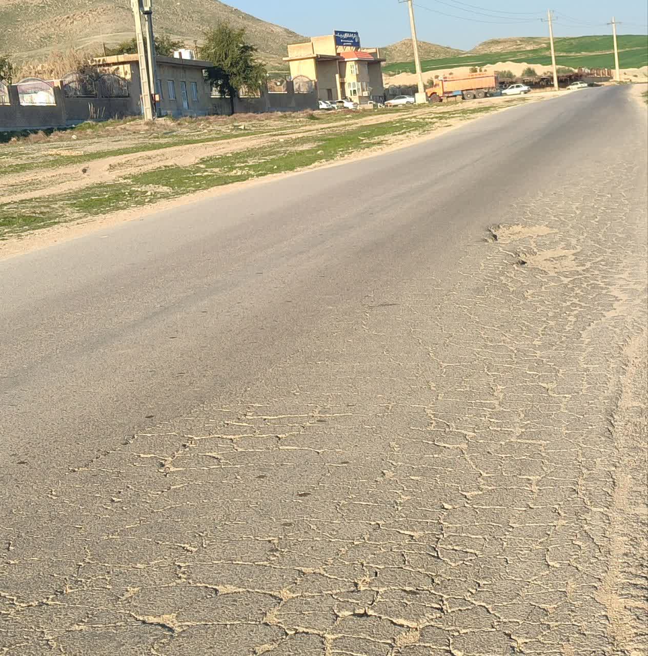 تصاویر| وضعیت اسفناک جاده چنگلوا به دهدشت مسئولین رسیدگی کنند