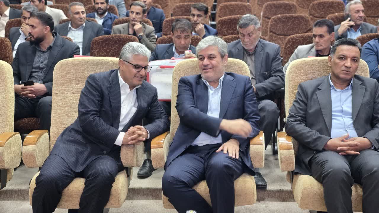 صحبتهای قابل تأمل تاجگردون در همایش روز ملی شوراها: حادثه بندرعباس تلخ و بسیار پیچیده بود / تلختر از وقوع حوادث، عدم برخورد قاطع با مسببان آنهاست / پلاسکو و متروپل عبرت نشد / اعضای شورا برای رأی بعدی کار نکنید، مردم عاقلاند! /عدههای بیعمل، هم مردم را اذیت میکند و هم مسئولان را/ من نه سوپرمن هستم و نه میتوانم همهچیز را درست کنم، اما قول میدهم تا جایی که توان دارم، برای مردم کار کنم
