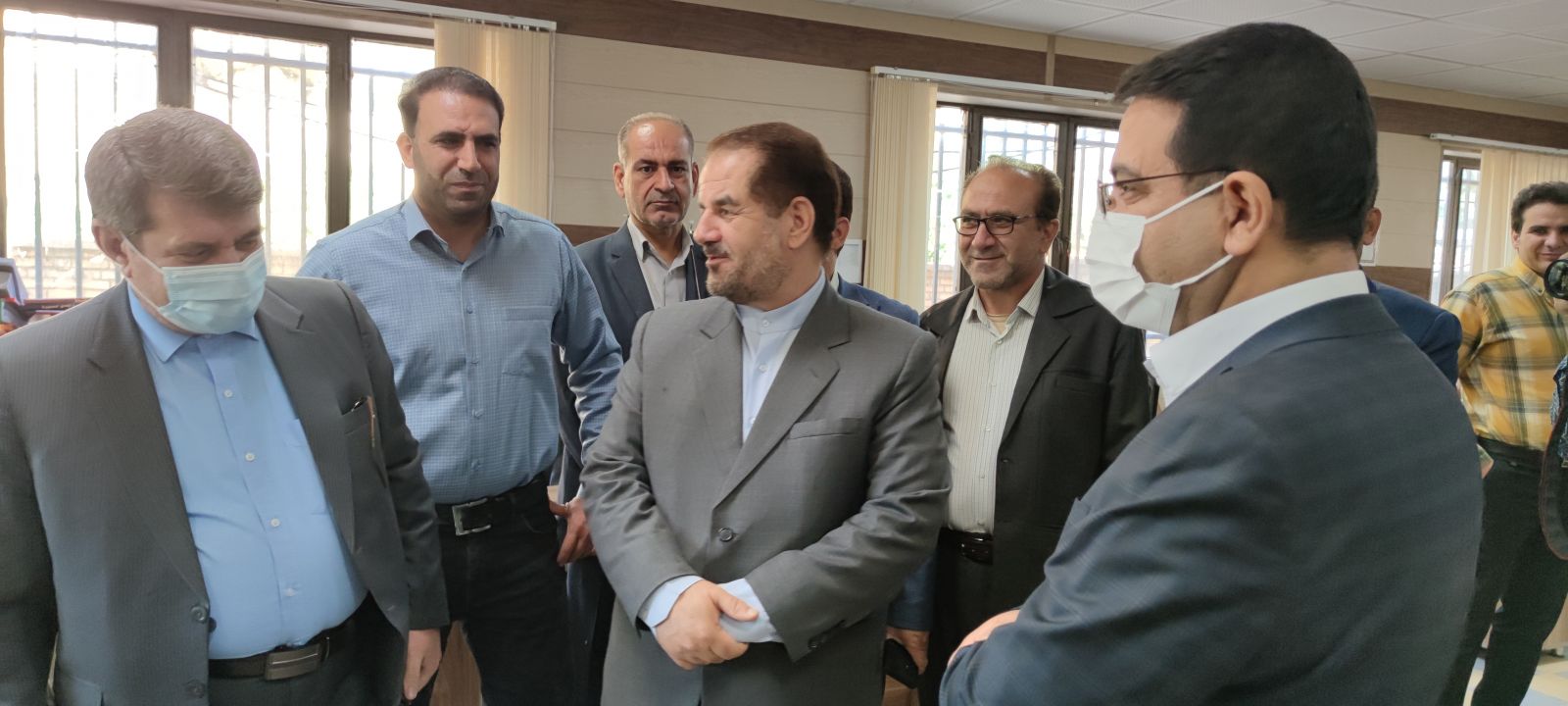 بازدید سرزده استاندار کهگیلویه و بویراحمد از ادارههای کل اقتصاد و دارایی و امور مالیات