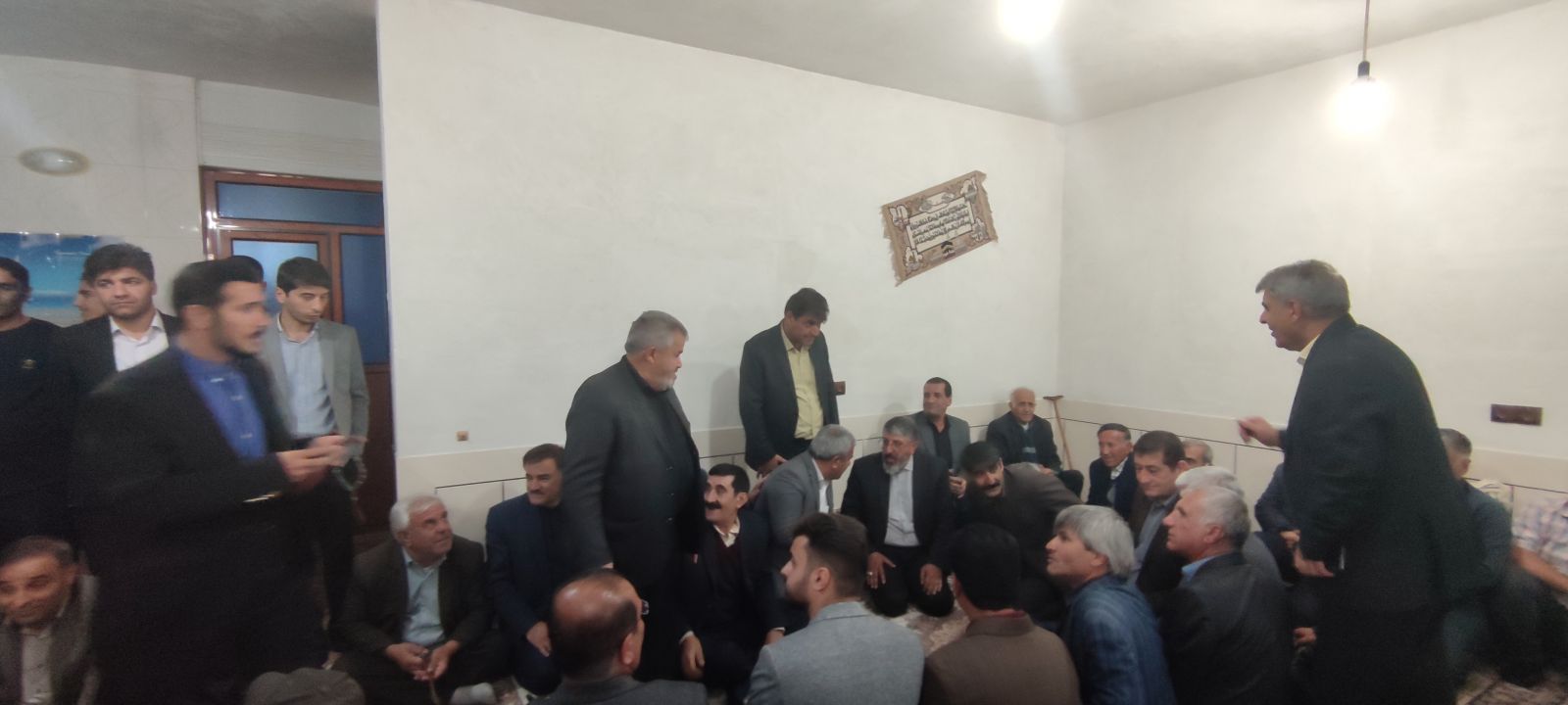 نادر منتظریان در شهر پاتاوه گذرگاه تاریخ / تاکید چهرههای شناخته شده پاتاوه بر «بویراحمد واحد» و عبور از جغرافیا و قومگرایی / فروغی: هر جا تعصبات را معیار قرار دادیم با مشکل مواجه شدیم / نخبگان از عرصه اجرایی کنار گذاشته شدهاند/ منتظریان: باید از شعار بگذریم / تبعیض و رانت ثمره سوء مدیریتها است / فرمانداری حق بخش پاتاوه است