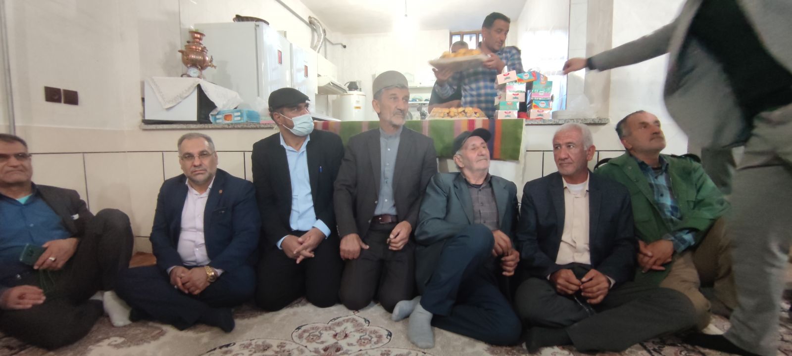 نادر منتظریان در شهر پاتاوه گذرگاه تاریخ / تاکید چهرههای شناخته شده پاتاوه بر «بویراحمد واحد» و عبور از جغرافیا و قومگرایی / فروغی: هر جا تعصبات را معیار قرار دادیم با مشکل مواجه شدیم / نخبگان از عرصه اجرایی کنار گذاشته شدهاند/ منتظریان: باید از شعار بگذریم / تبعیض و رانت ثمره سوء مدیریتها است / فرمانداری حق بخش پاتاوه است