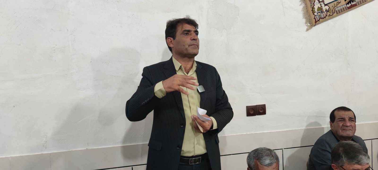 نادر منتظریان در شهر پاتاوه گذرگاه تاریخ / تاکید چهرههای شناخته شده پاتاوه بر «بویراحمد واحد» و عبور از جغرافیا و قومگرایی / فروغی: هر جا تعصبات را معیار قرار دادیم با مشکل مواجه شدیم / نخبگان از عرصه اجرایی کنار گذاشته شدهاند/ منتظریان: باید از شعار بگذریم / تبعیض و رانت ثمره سوء مدیریتها است / فرمانداری حق بخش پاتاوه است