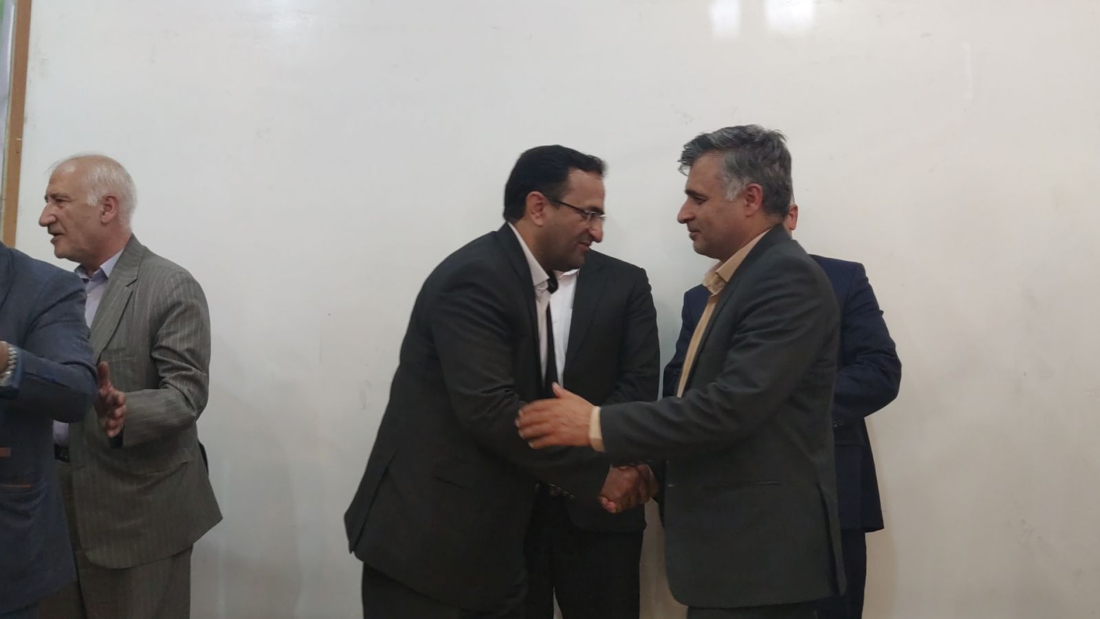 آیین تکریم و معارفه مدیران آموزش و پرورش بویراحمد / جمالی: رئیس جمهور نگاه فراکیر و وفاق دارد / رفاقت و دوستی قدیمی با آقای رضایی دارم