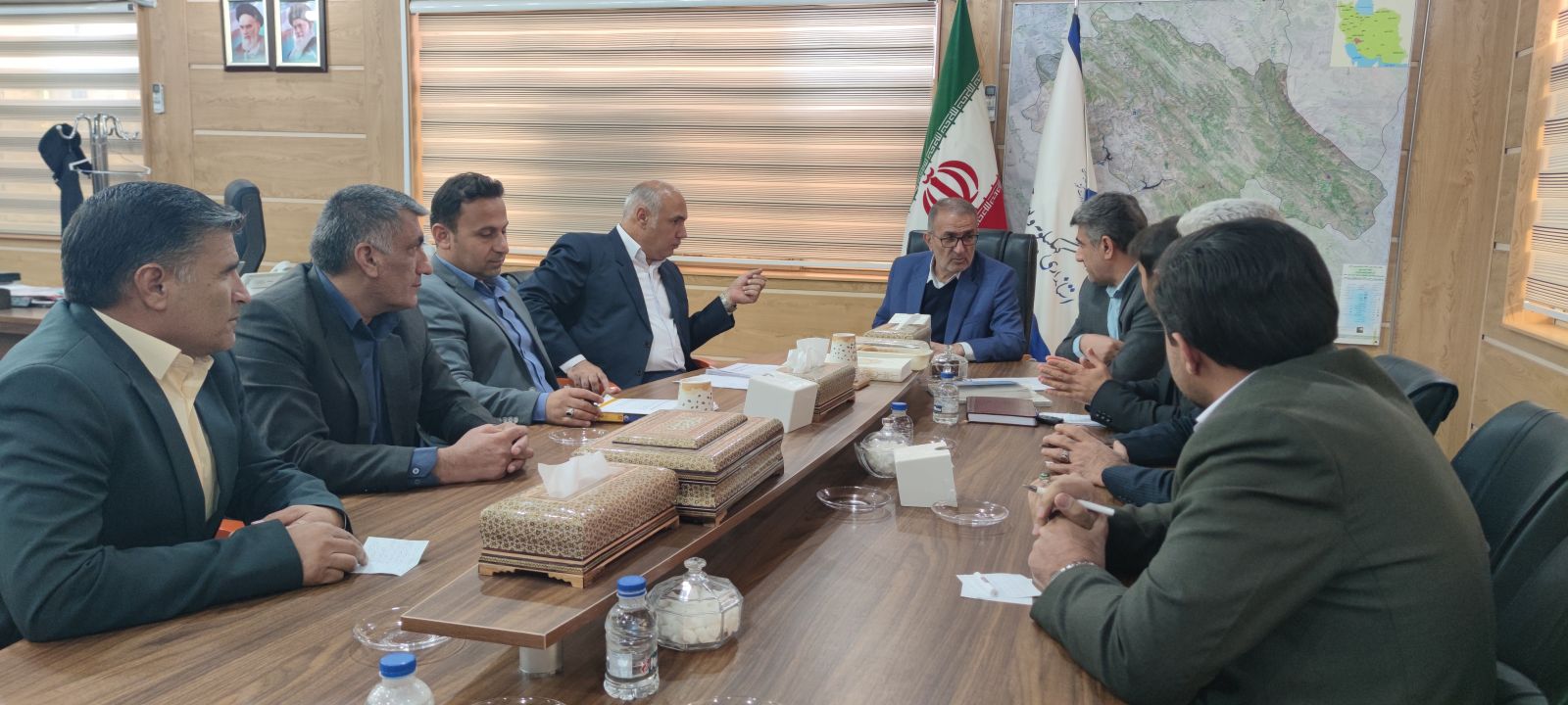 اورنگ: ورزشکاران قلعه رئیسی با کمبود فضا و امکانات مواجهاند / کوکبنژاد: شهرستان بهمئی از حق آلایندگی بیبهره است / سخنان عاملی مقدم درباره جذب نیرو در بیمارستان نرجسی و پتروشیمی: عدالت باید در اولویت باشد /رئیسزاده: پیگیری طرح تفصیلی شهری لنده بعد از سه سال بینتیجه مانده است / یدالله رحمانی: رحمانی: اعضای شورای اسلامی باید رویکرد امیدبخش را در جامعه دنبال کنند