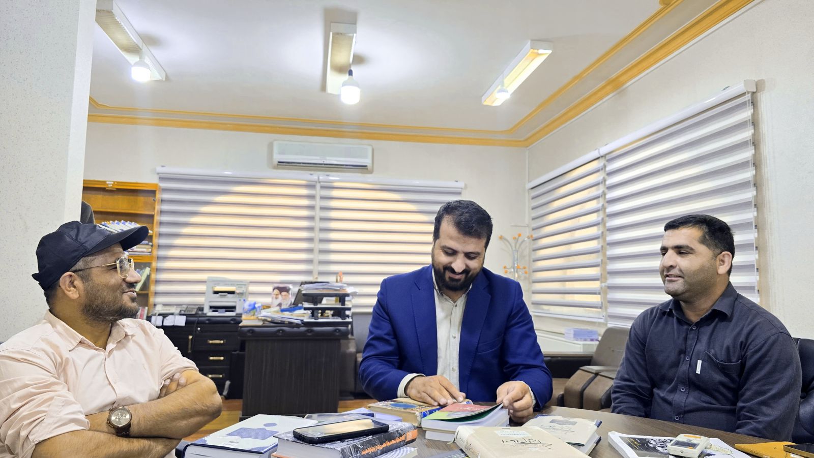 نهاد علم در خلأ کار می‌کند و ناظر به مسائل عینی اجتماعی نیست /  سیاست نباید انگشت در چشم همه چیز کند / مدیر فرهنگی نباید حواسش باشد که آسیب نبیند، این وضعیت در حوزه فرهنگی کهگیلویه و بویراحمد غم‌انگیز است  /  رسانه‌ها باید از اقتضائات روزمره، ملال‌آور و دم‌دستی فاصله بگیرند / حکمرانی فرهنگی با مدیران سیاسی و طایفه‌ای، راه به جایی نمی‌برد /نسل جدید را نمی‌توان با زبان دهه ۶۰ قانع کرد / نهادهای فرهنگی اسیر ساختارهای بروکراتیک و تشریفاتی‌اند / اصلاح‌طلبان و اصولگرایان ما نگاه ملی ندارند