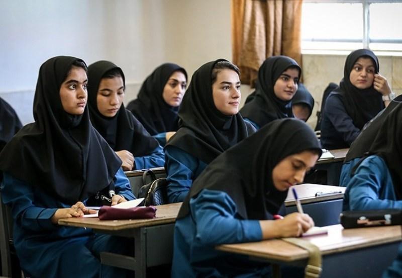 موج بی‌سوادی کشور را فرا می‌گیرد / از هر ۲۰ دانش‌آموز ۵ نفر سواد خواندن و نوشتن ندارند / میانگین نمرات امتحان نهایی برای تمام رشته‌های نظری  در کهگیلویه و بویراحمد زیر ۱۰ است.