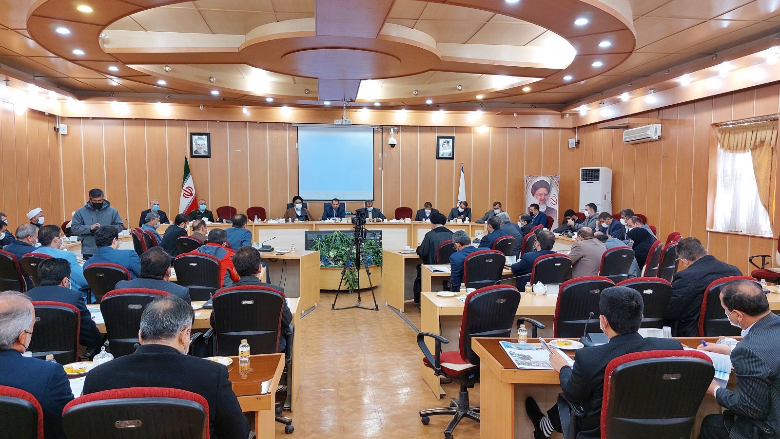 تأکید استاندار بر باشکوه برگزار شدن برنامه های دهه فجر / هیچ دستگاهی نباید علیه دستگاه دیگر خودسرانه عمل کند / هیچ پروژه فاخر فرهنگی برای کلنگ‌زنی و افتتاح ندیدیم