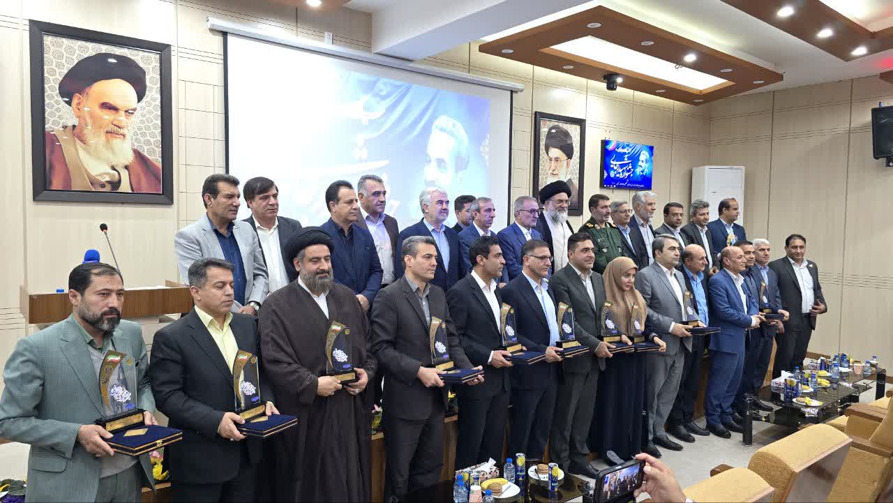 جشنواره شهید رجایی 1404 کهگیلویه و بویراحمد برگزار شد / کاری که «شاهینی» نکرد، سهمگین با تأکید انجام داد / تنها 12 دستگاه برتر / سکوت معنادار جشنواره؛ راز حذف دستگاههای بزرگی که در جشنواره شهید رجایی رتبهای کسب نکردند! / حرف هوشمندانه آیتالله حسینی خطاب به مدیران / دانشگاه علومپزشکی چگونه برتر شد؟