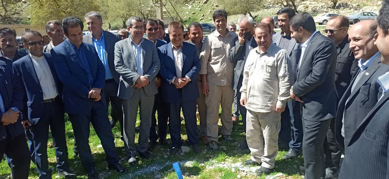 فرماندار: ۳۰ میلیارد تومان برای توسعه زیرساخت ارتباطی شهرستان لنده هزینه شد