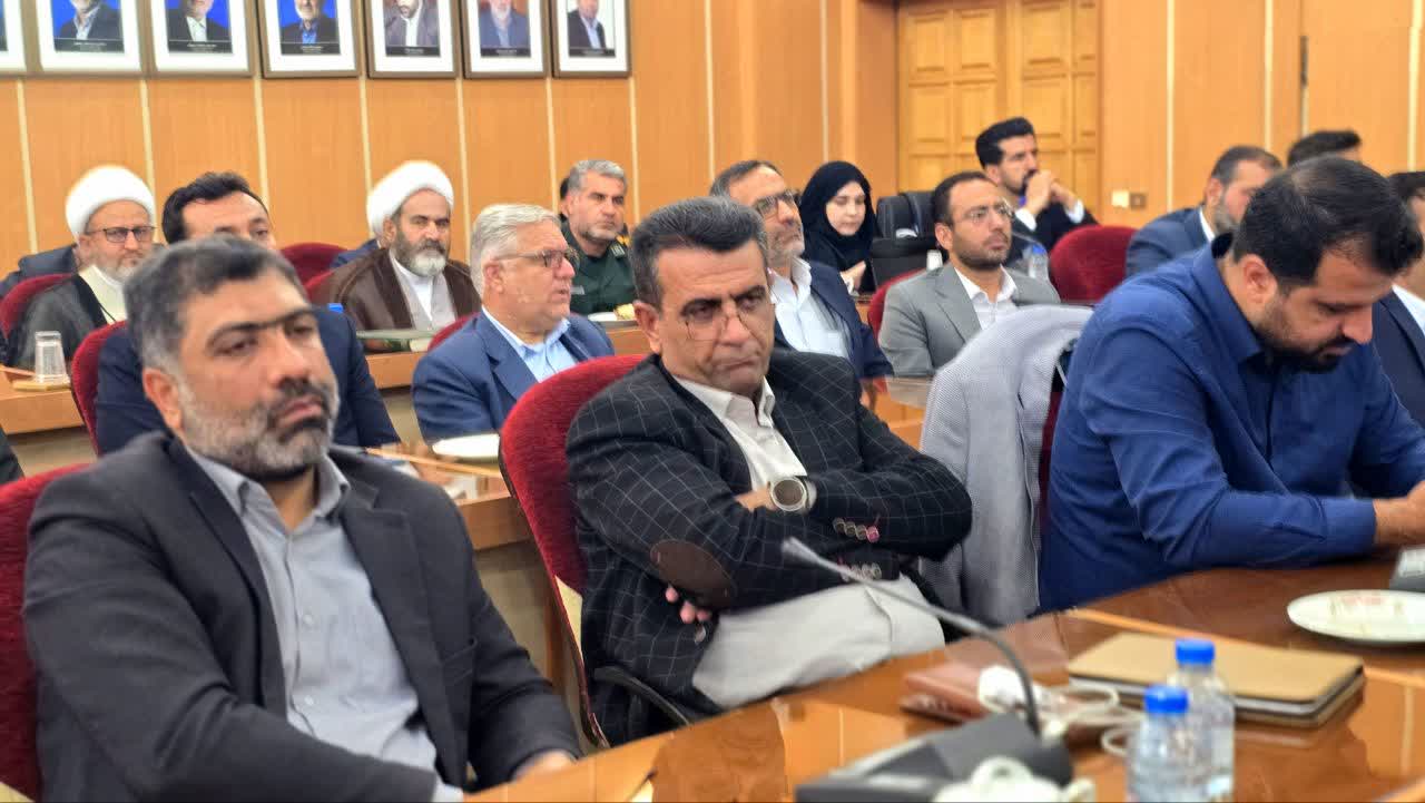 استاندار کهگیلویه و بویراحمد: حمایت از تولید و سرمایه گذاری تکلیف شرعی است / جذب ۱۴۰۰ میلیارد تومان اعتبار در حوزه راه و شهرسازی /کاهش ۶۰ درصدی فوتی‌های رانندگی در نوروز ۱۴۰۴ 
